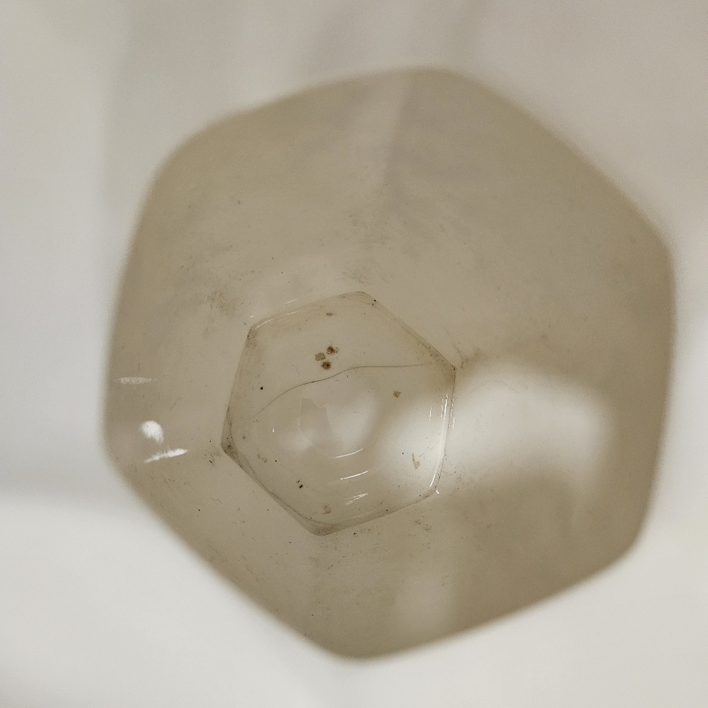 Bone China Vase - Picture 6 of 7